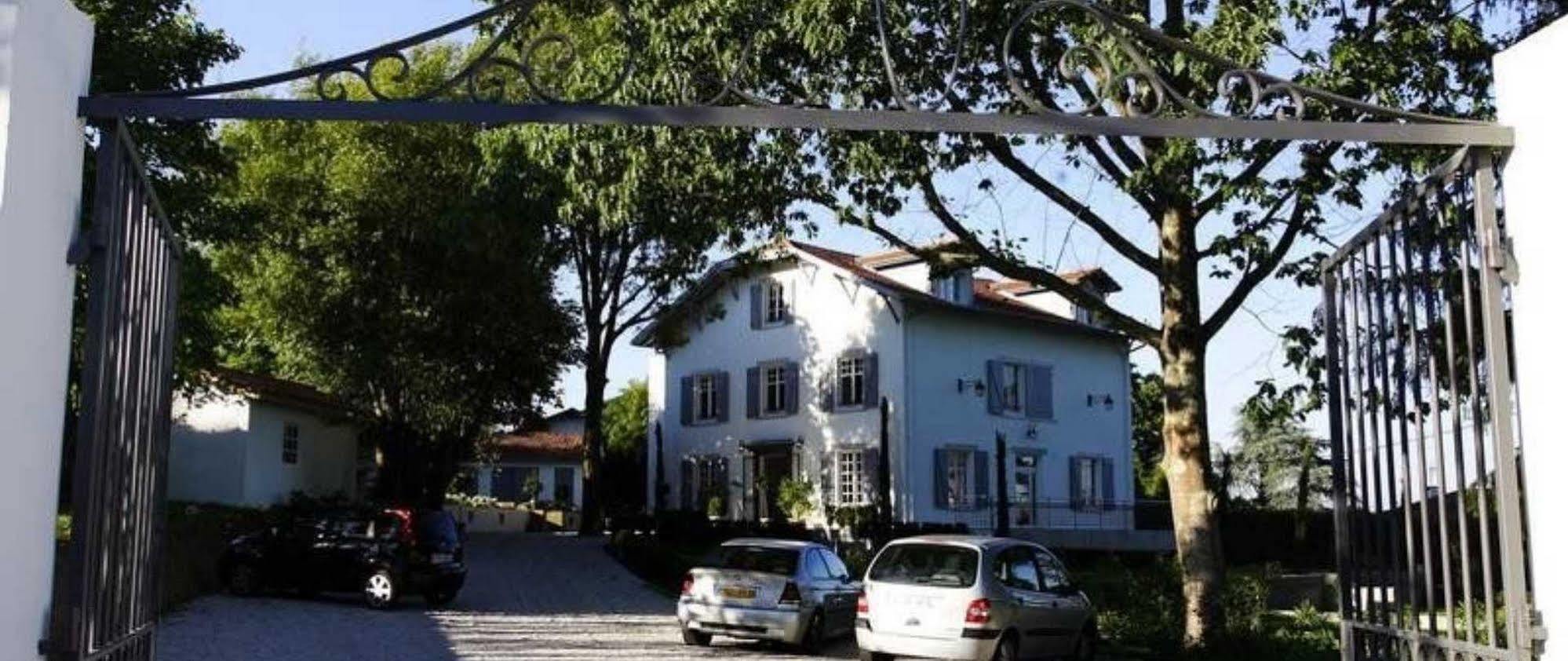 Hotel La Villa Saint-Pierre-dʼIrube 外观 照片